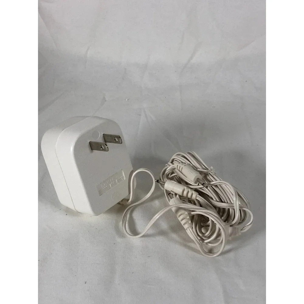 Dept 56 Light Accessory AC/DC Adapter 55026 White 2.5V Power Supply 3 Plugs